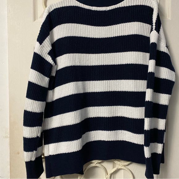 Old Navy Sweater Cardigan in Large - Picture 2 of 5